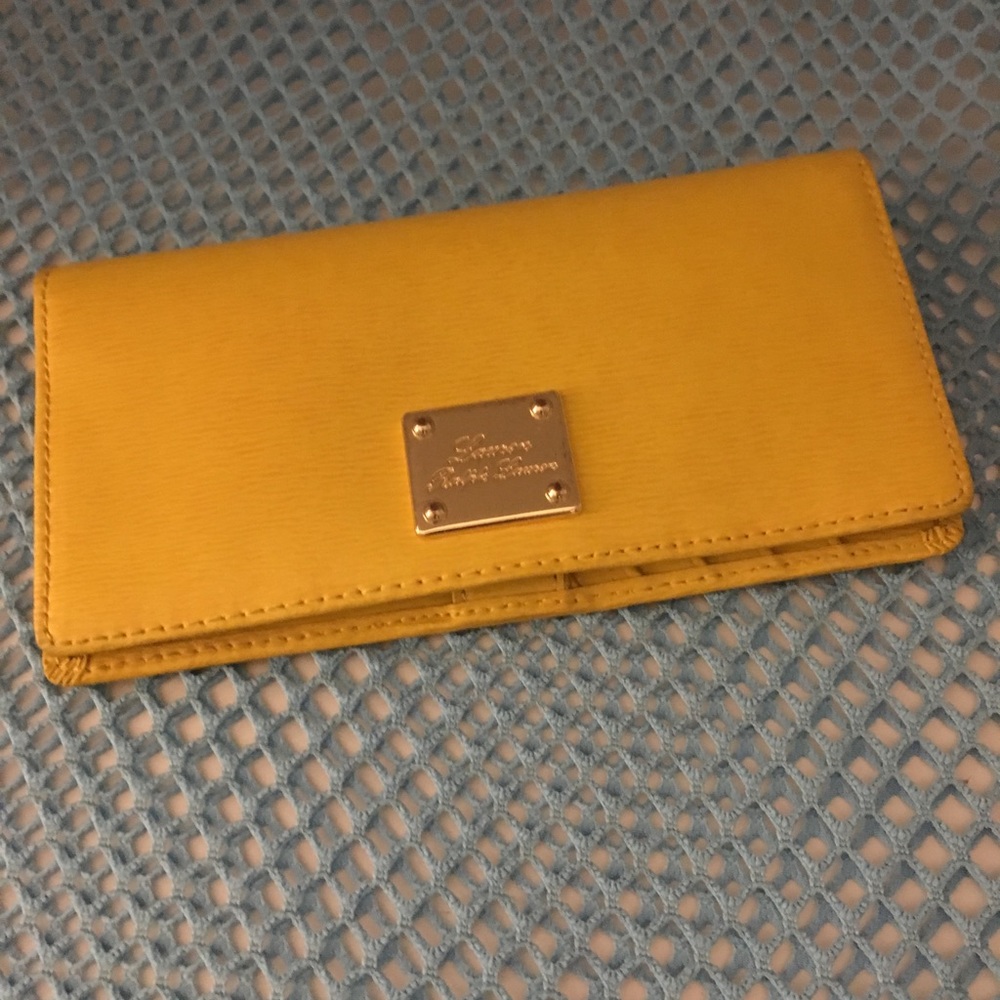 Full wallet